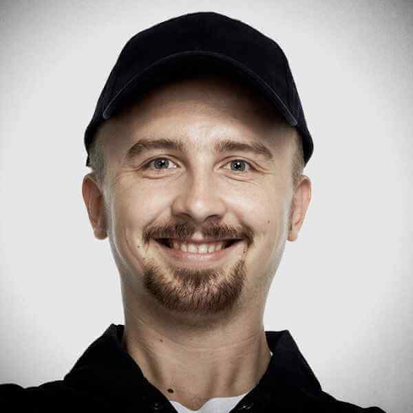 https://villagehomes.eu/wp-content/uploads/2018/09/our_team_03.jpg